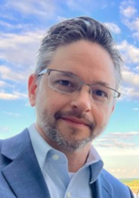 From Isolation to Inspiration: Unlocking Success in Distributed Project Teams